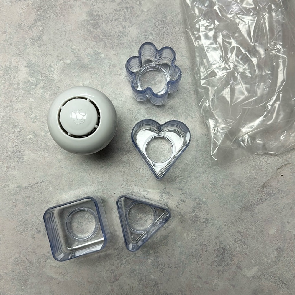 Pampered chef fruit and cheese shape cutter! New without box!